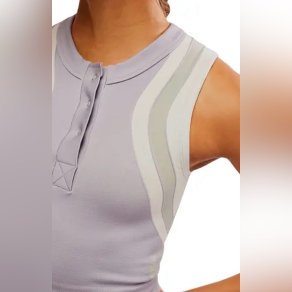 🆕 free People Movement top in lavender and gray size medium /large - Picture 2 of 12
